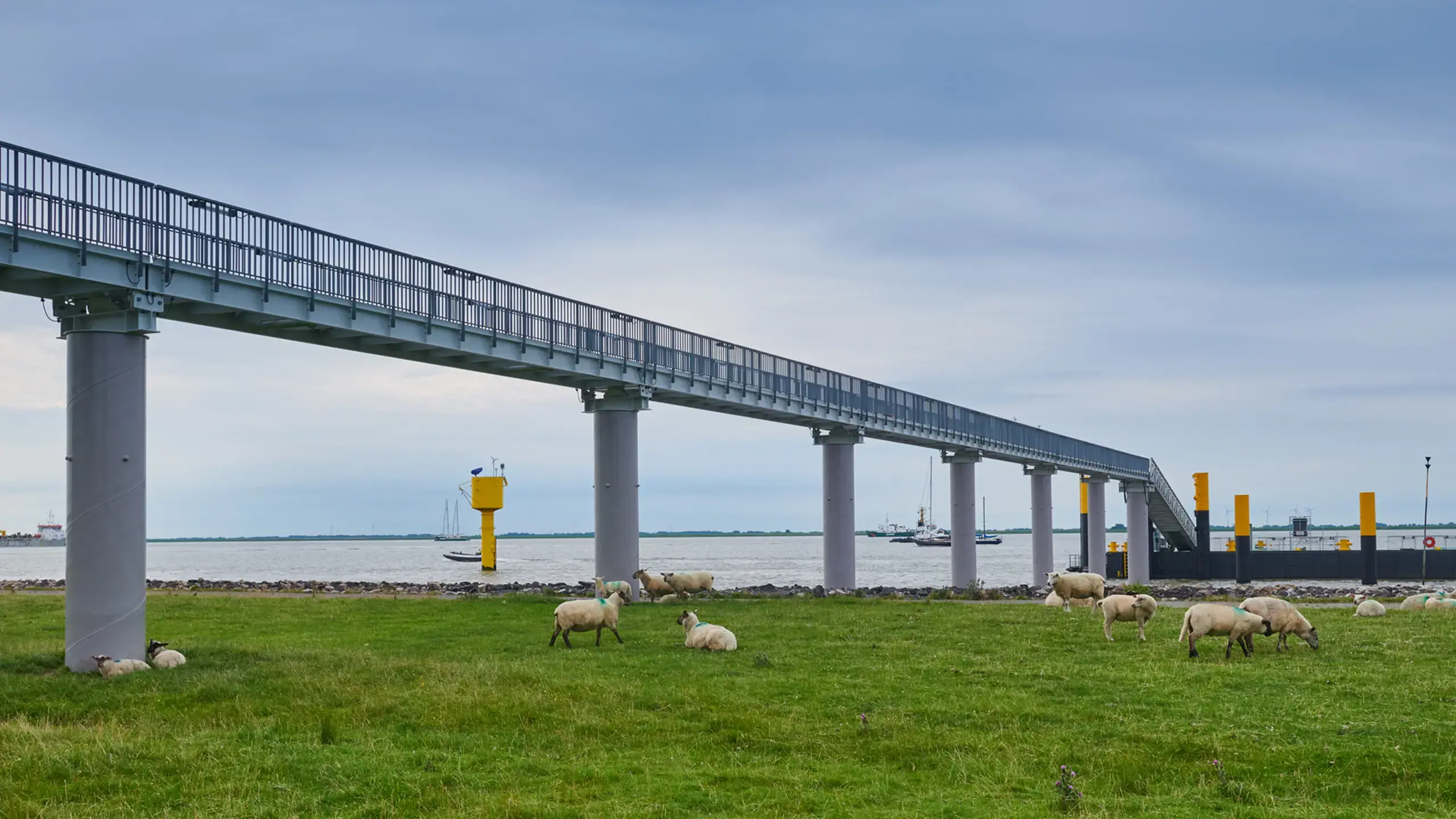 Inspiration & Projekte: Pilot jetty at the port of Brunsbüttel