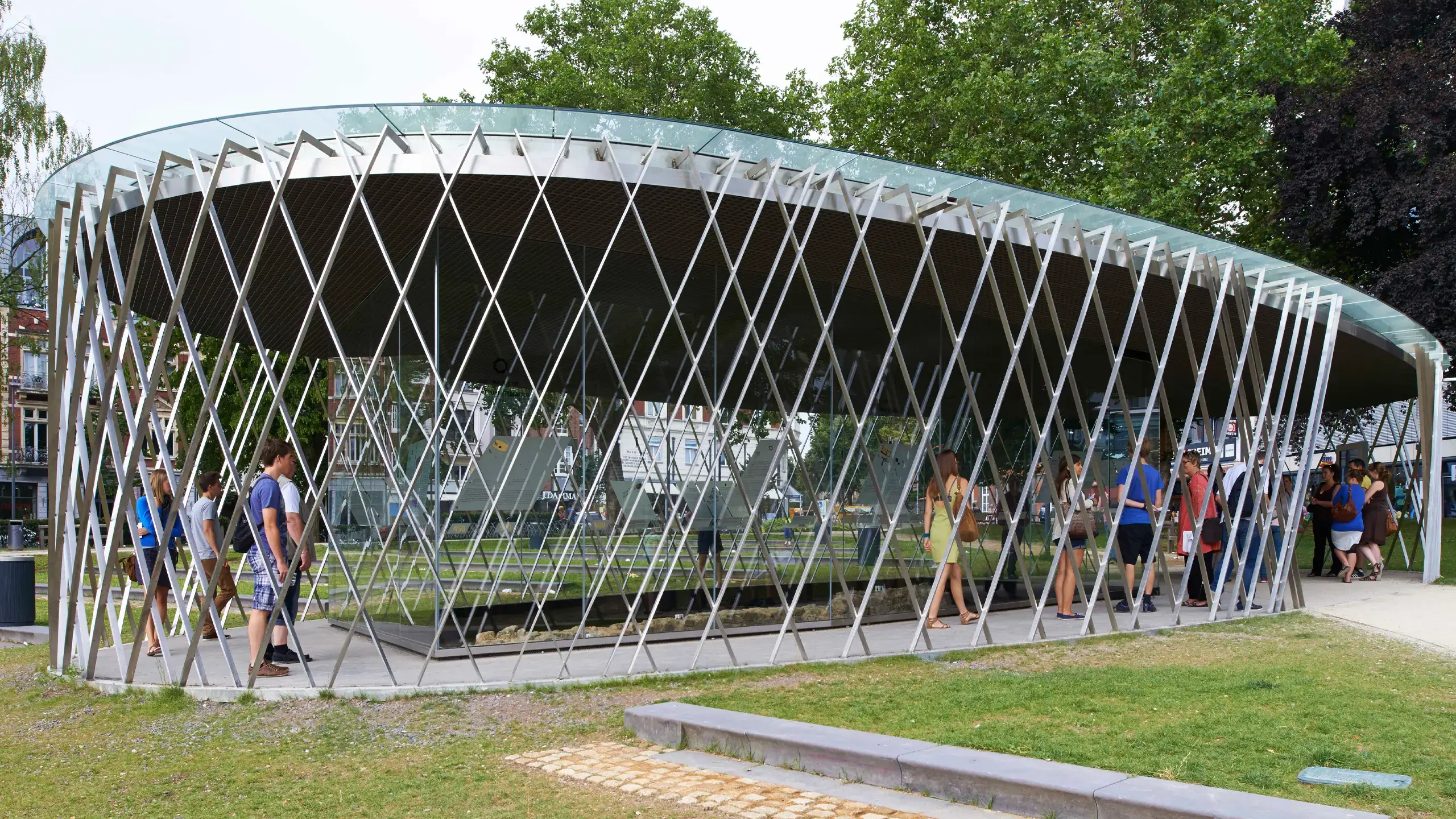 Inspiration & Projekte: Archäologische Vitrine Aachen